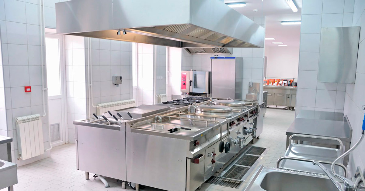 A importância da dedetização em cozinhas industriais